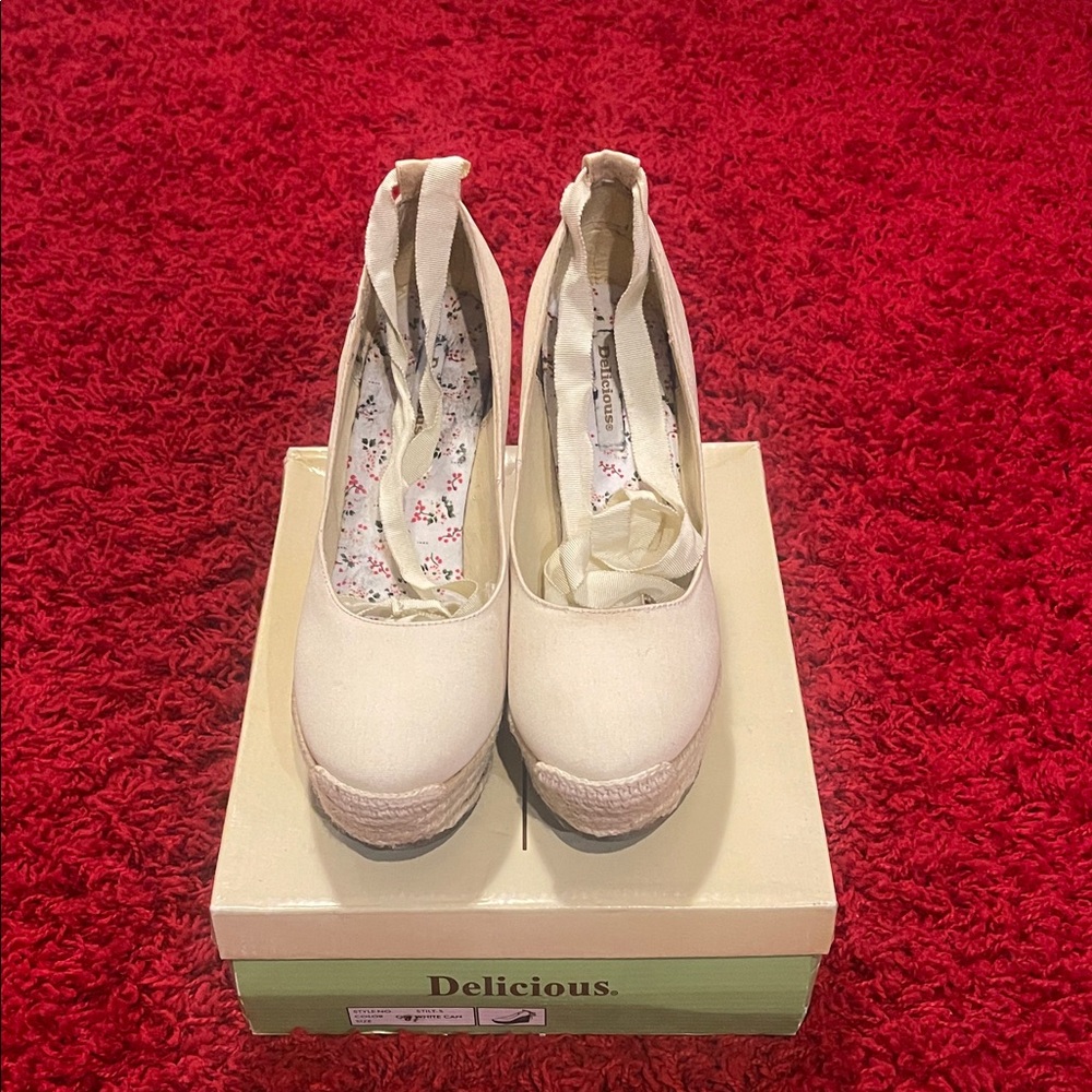 Delicious Women's Cream Espadrille Wedges